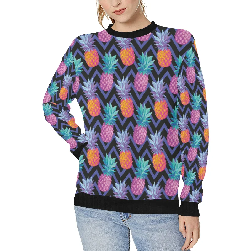 Pineapples pattern zigzag background Women's Crew Neck Sweatshirt